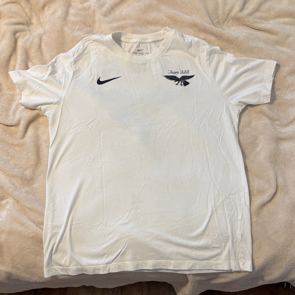 Men’s Nike Team USA/Tokyo white shirt
Large, worn once